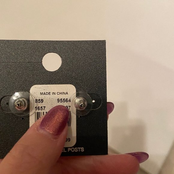 Women's Earrings - Picture 3 of 3